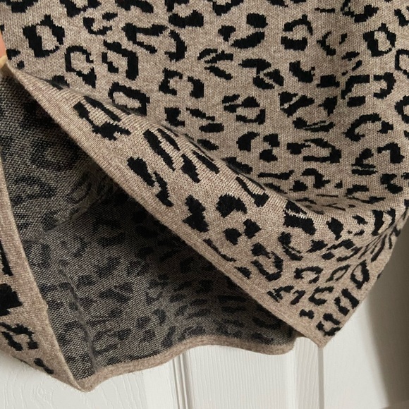 Stretchy Knit Mock Neck Sweater - Picture 4 of 11